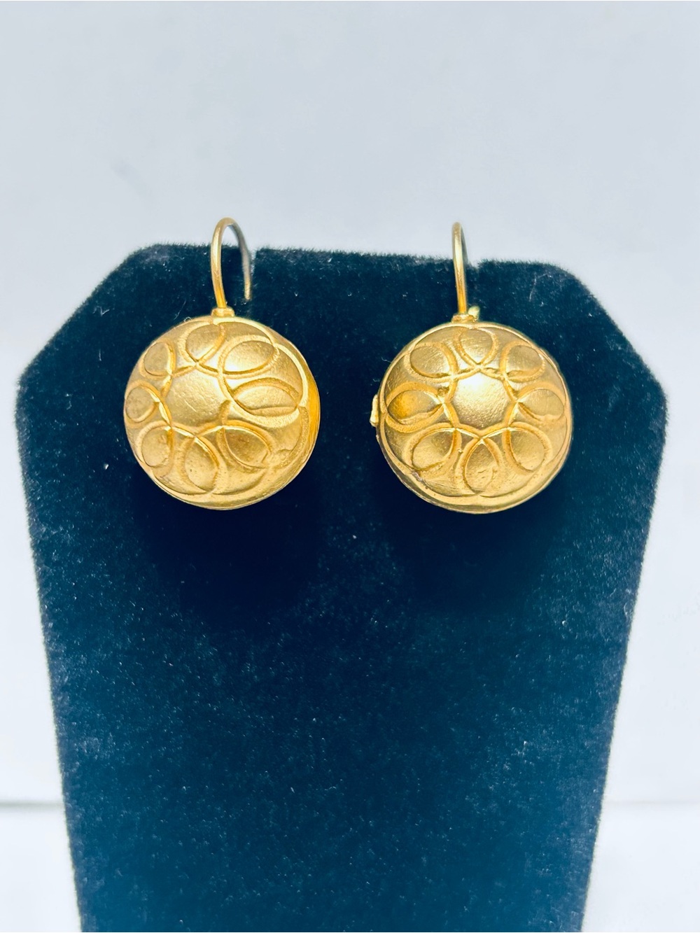 Vintage Gold Tone Floral Dome Drop Earrings - Women's Jewelry